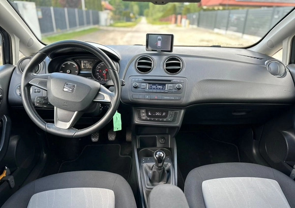 Seat Ibiza cena 24800 przebieg: 190000, rok produkcji 2015 z Elbląg małe 232